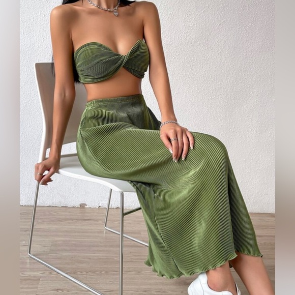 2 pieces top and skirt - Picture 10 of 11